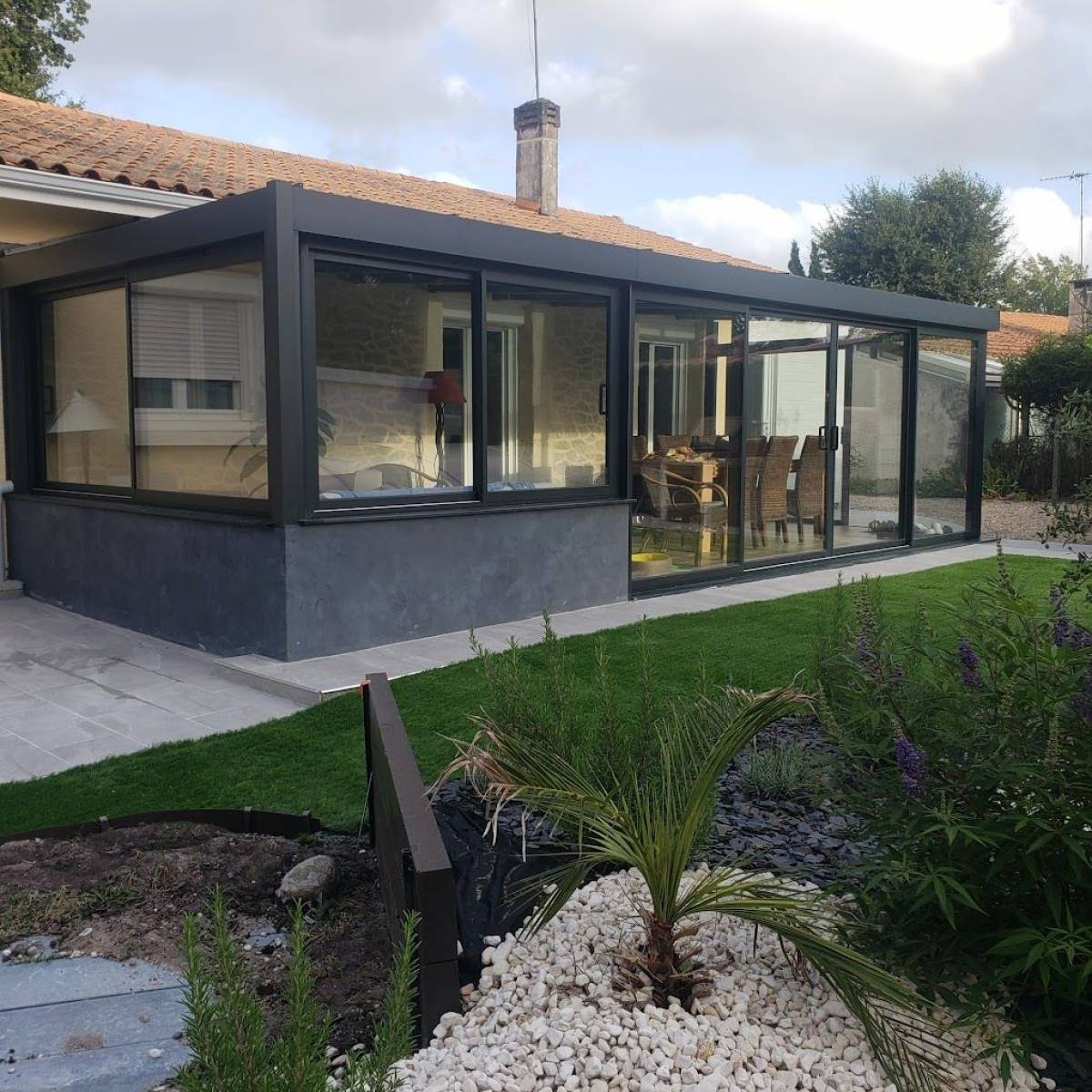 Véranda en aluminium isolée à Mérignac proche de Bordeaux 
